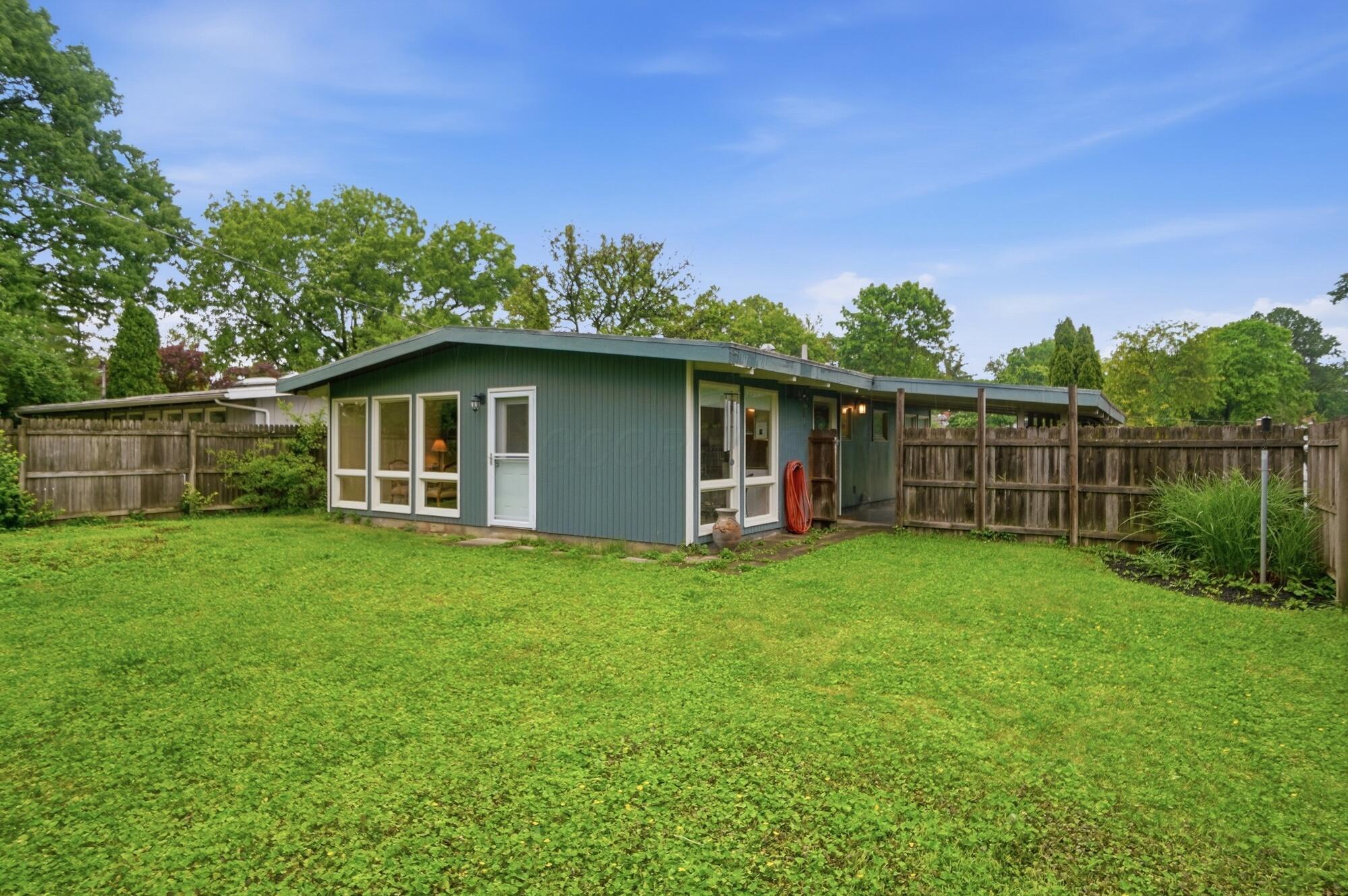 2451 Edgevale Road Columbus, OH 43221 - Photo 45 of 46 229