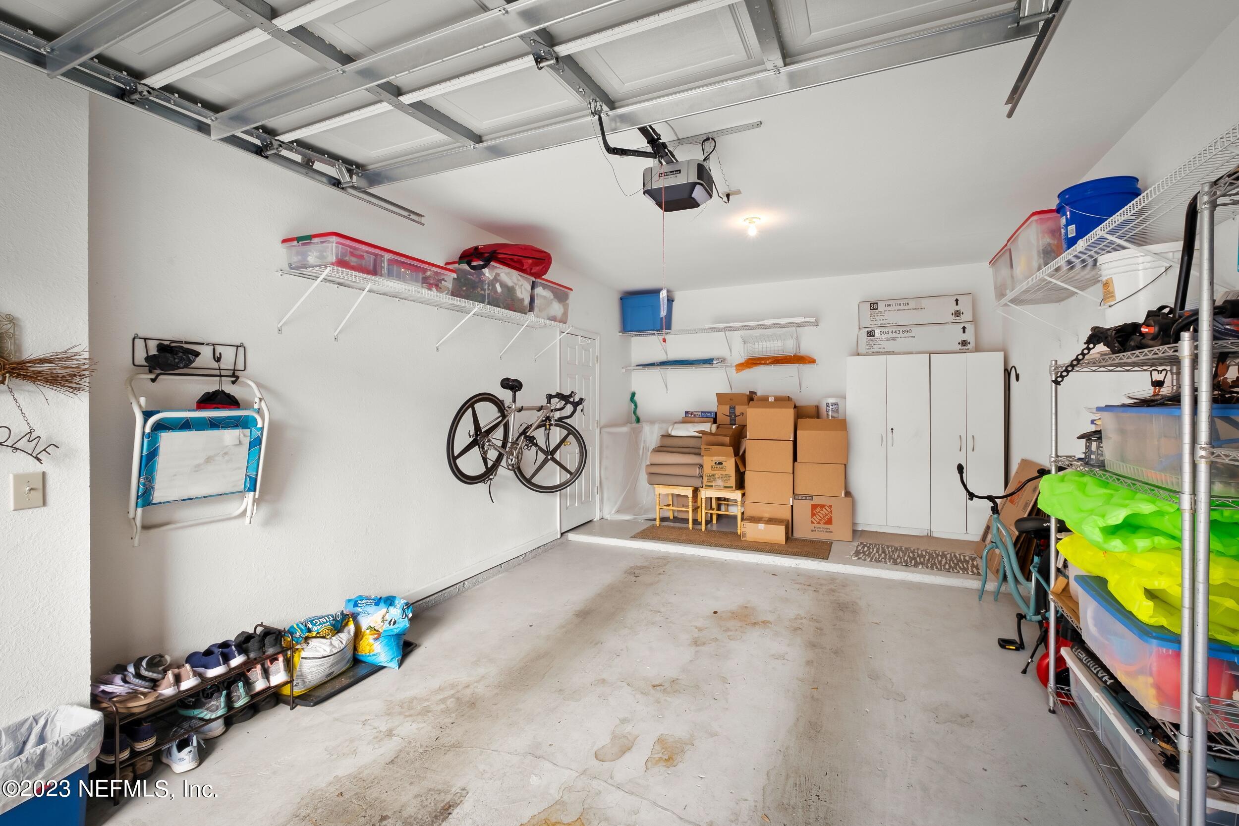 10901 Burnt Mill Road, Unit 607 Jacksonville, FL 32256 - Photo 3 of 38 Attached Garage