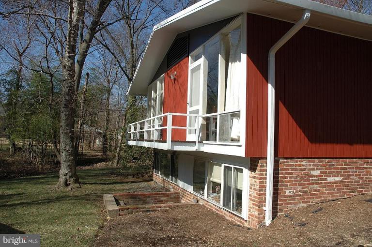 7720 Elba Road Alexandria, VA 22306 - Photo 20 of 20 Sideyard