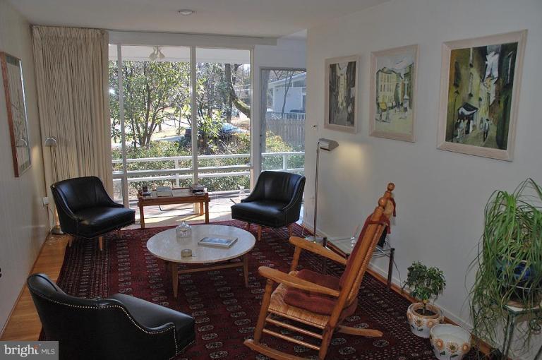 7720 Elba Road Alexandria, VA 22306 - Photo 6 of 20 Sitting Room