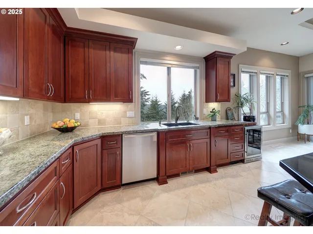 $1,295,000 | 2050 Alpine Drive, West Linn, OR 97068