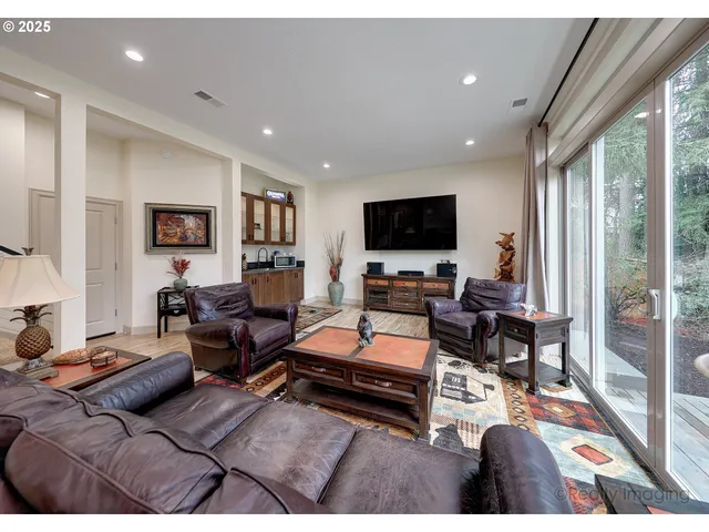 $1,295,000 | 2050 Alpine Drive, West Linn, OR 97068