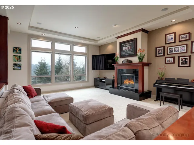 $1,295,000 | 2050 Alpine Drive, West Linn, OR 97068