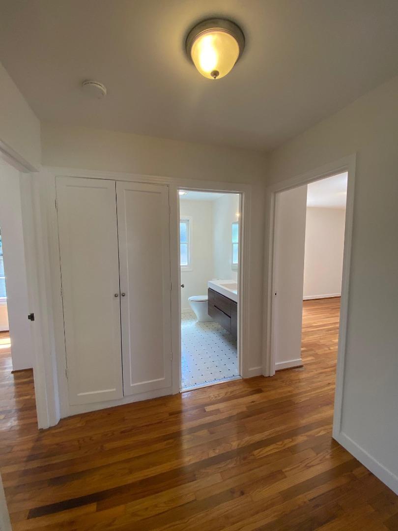 219 Robin Way Menlo Park, CA 94025 - Photo 14 of 25