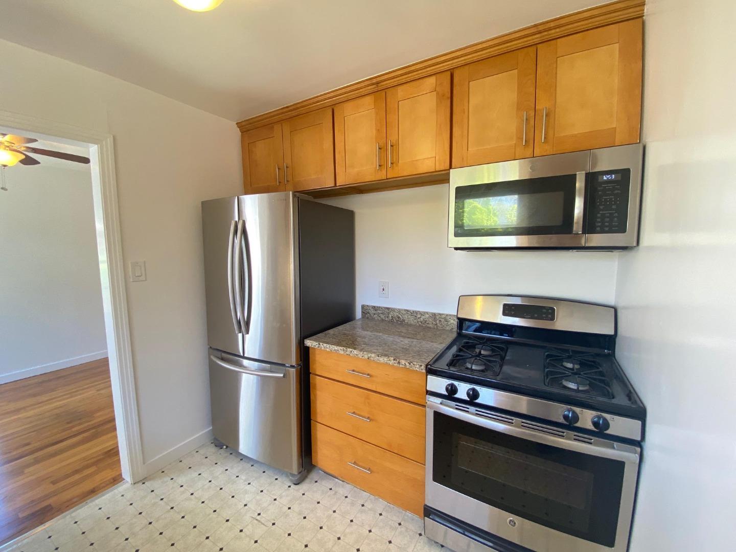 219 Robin Way Menlo Park, CA 94025 - Photo 16 of 25