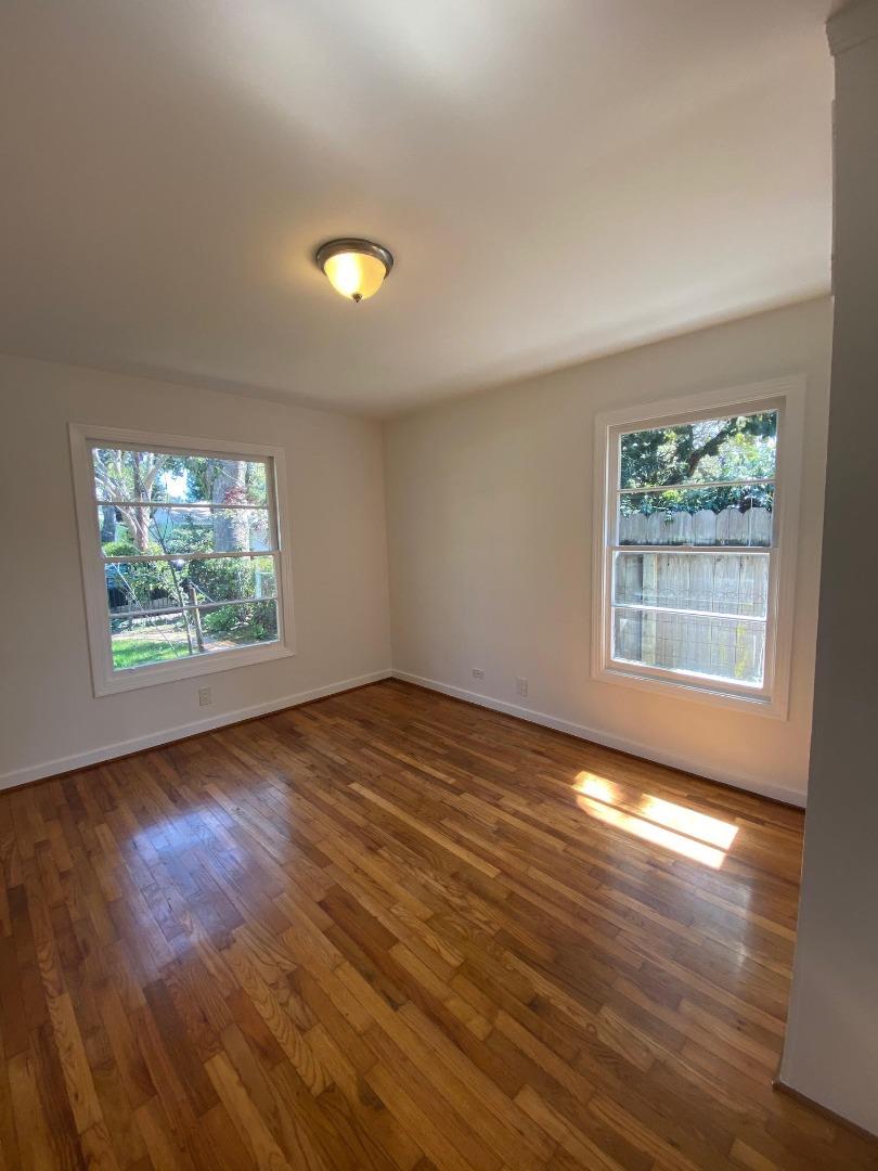 219 Robin Way Menlo Park, CA 94025 - Photo 5 of 25