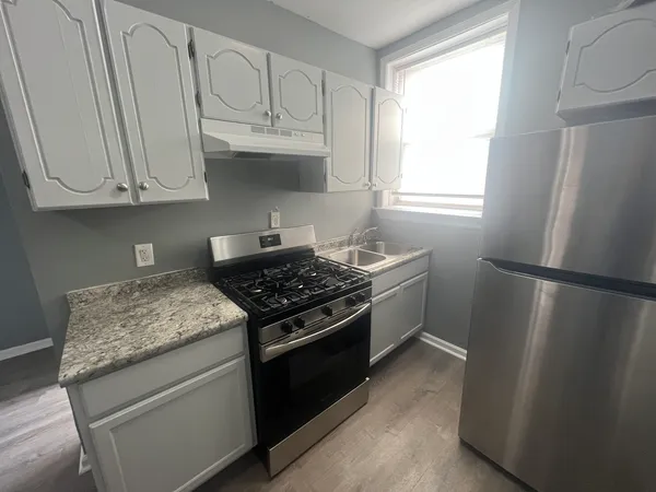 $950 | 239 East 108th Street, Unit 2, Chicago, IL 60628