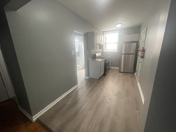 $950 | 239 East 108th Street, Unit 2, Chicago, IL 60628