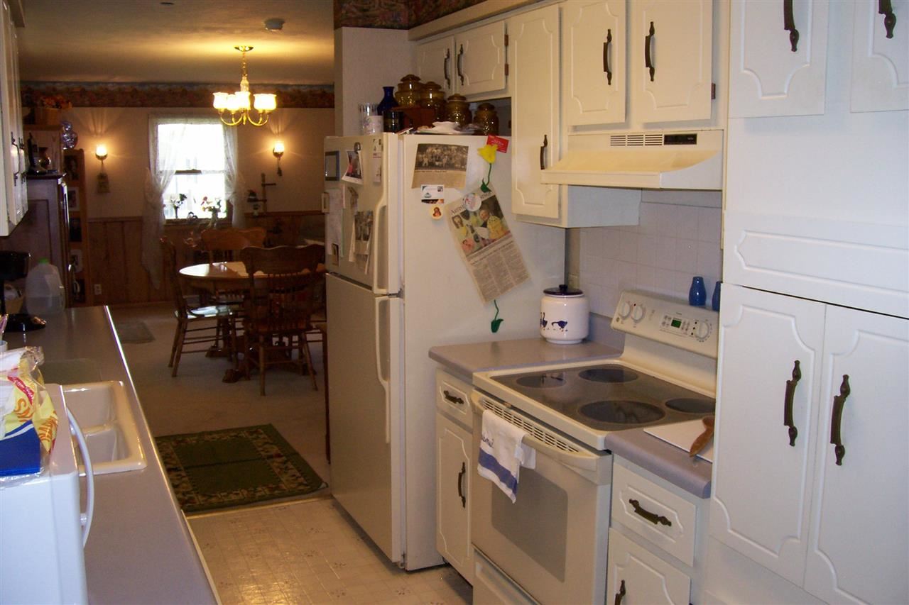 125 Lincoln Road Canton, IL 61520 - Photo 17 of 28 Gallery Image 17