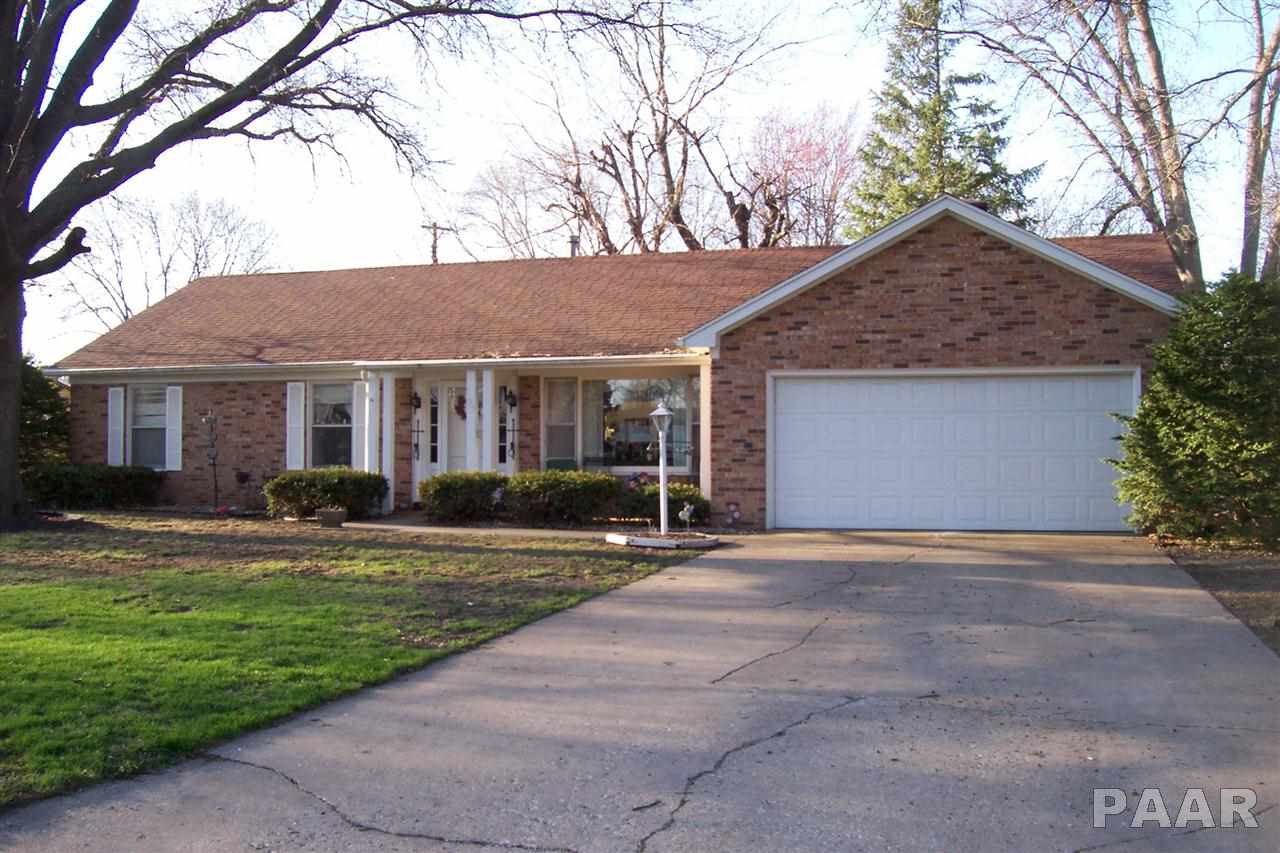 125 Lincoln Road Canton, IL 61520 - Photo 2 of 28 Gallery Image 2