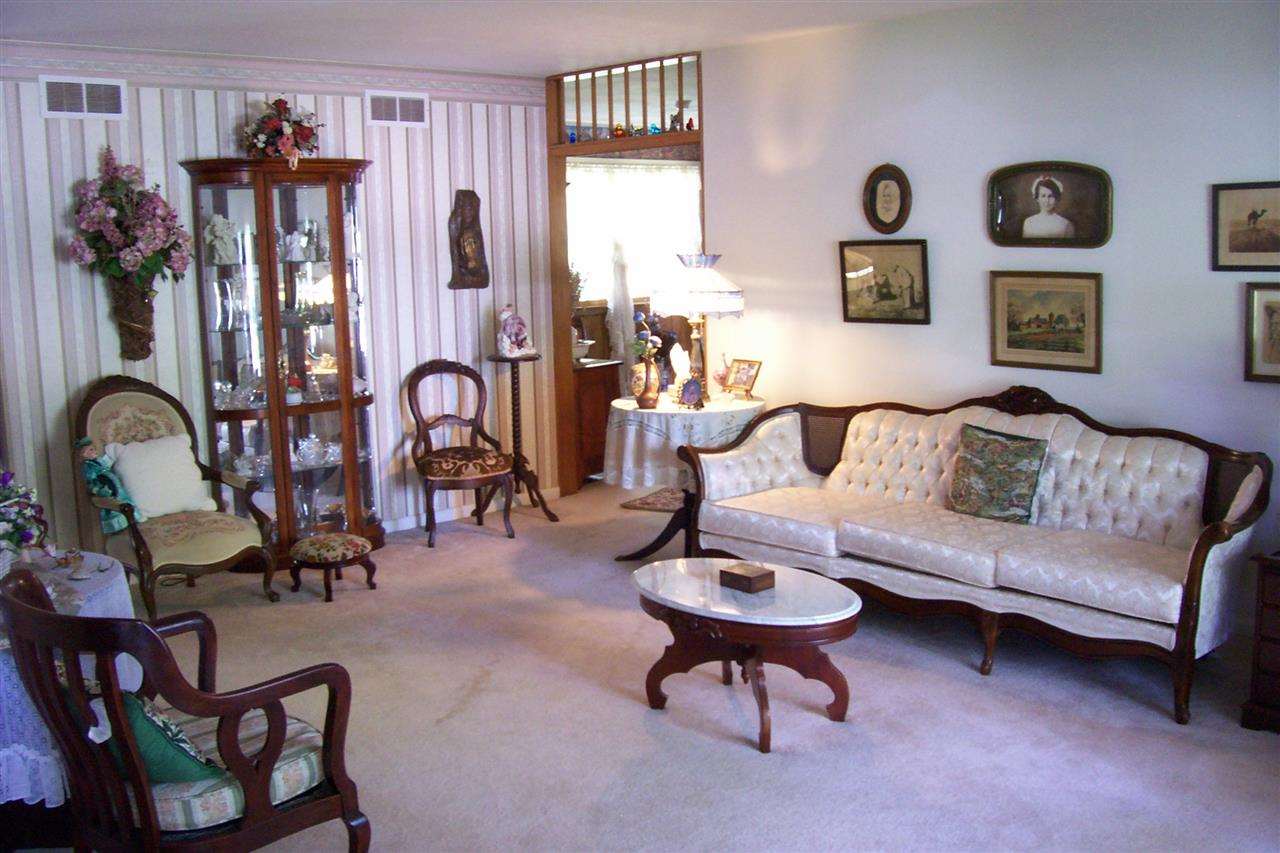 125 Lincoln Road Canton, IL 61520 - Photo 7 of 28 Gallery Image 7