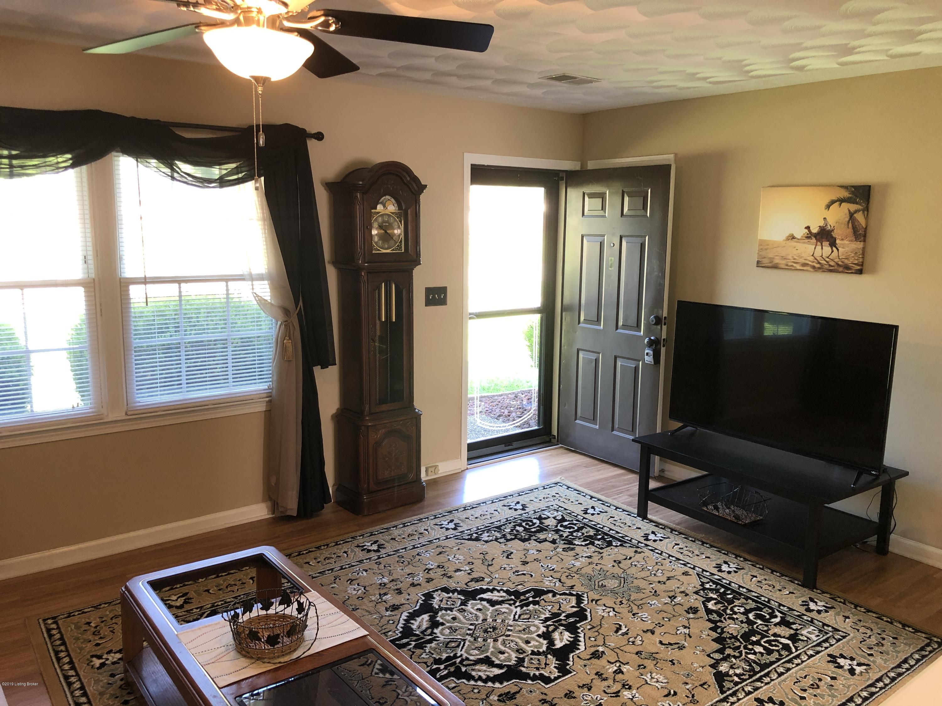 9723 Ranger Road Louisville, KY 40229 - Photo 14 of 20 IMG_8081