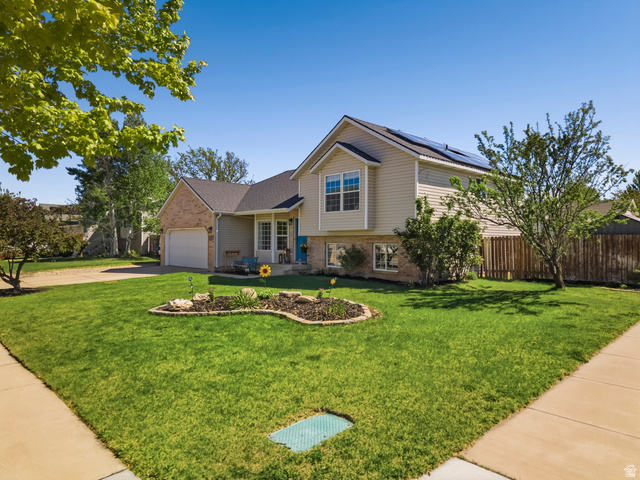 964 North 575 West Clinton, UT 84015 - Photo 5 of 38