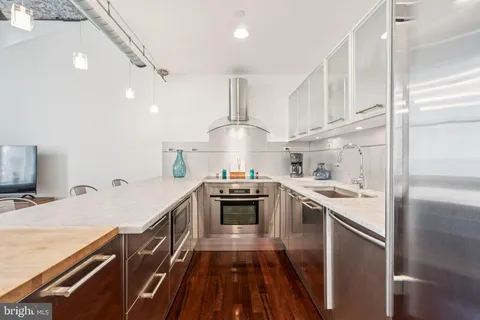 $625,000 | 105 South 12th Street, Unit 205, Philadelphia, PA 19107