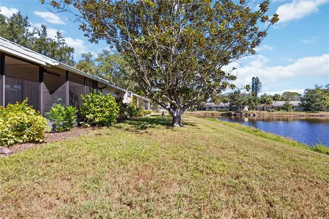 $305,000 | 214 Southampton Drive, Unit 327, Venice, FL 34293