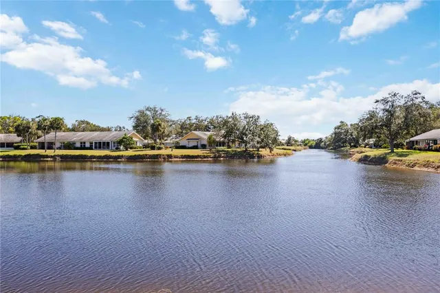 $305,000 | 214 Southampton Drive, Unit 327, Venice, FL 34293