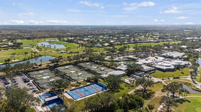 $305,000 | 214 Southampton Drive, Unit 327, Venice, FL 34293