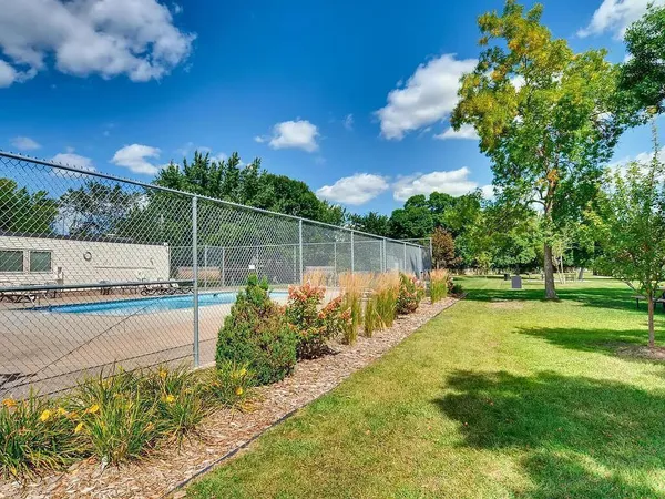 $99,655 | 7332 72nd Lane North, Brooklyn Park, MN 55428