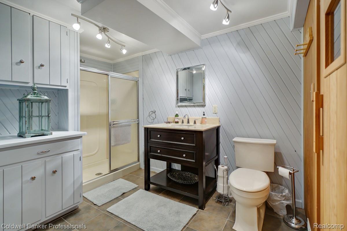 1989 Mapleridge Road Rochester, MI 48309 - Photo 44 of 50 dsc03744-dsc03746.jpg