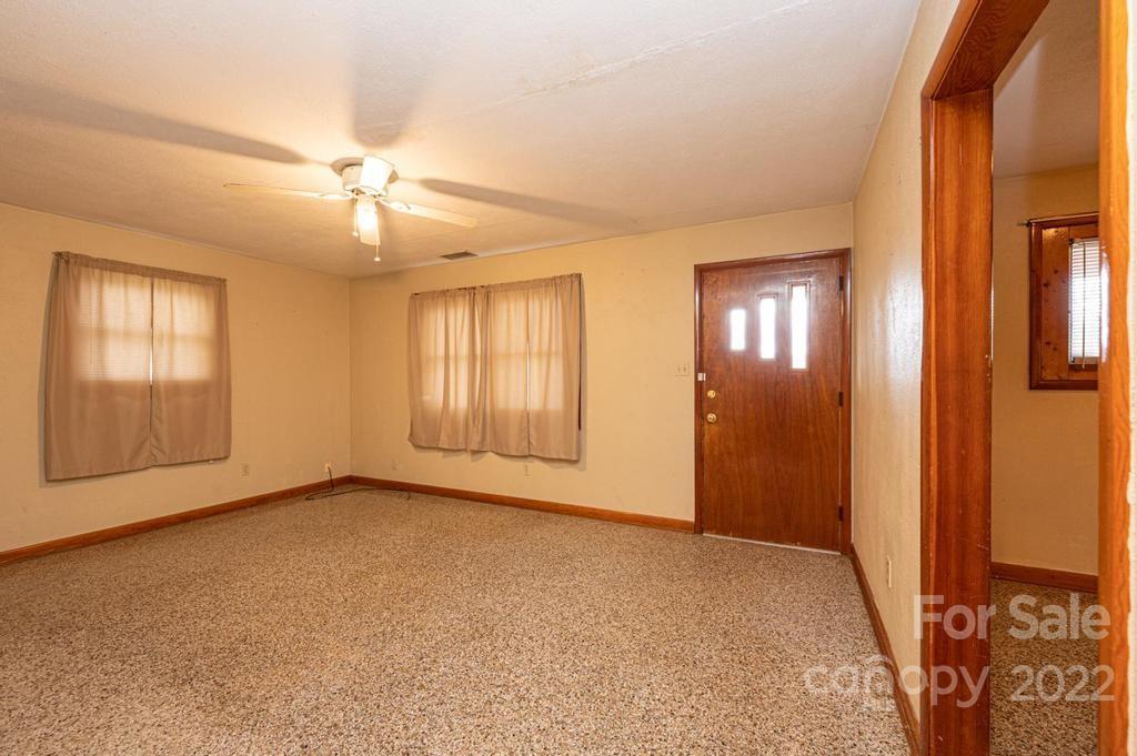 709 6th Street Southwest Conover, NC 28613 - Photo 9 of 37 Gallery Image 9