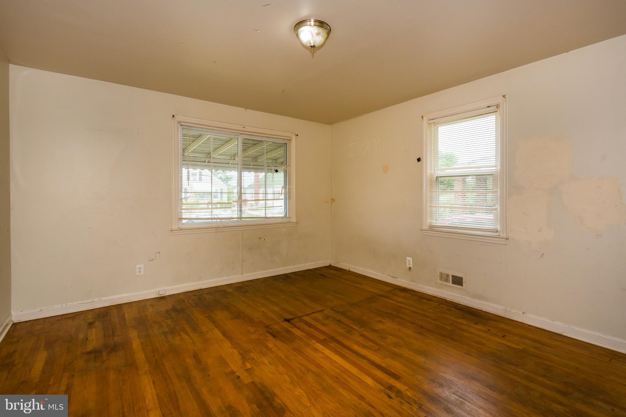 2609 Plainfield Road Dundalk, MD 21222 - Photo 15 of 34 Bedroom
