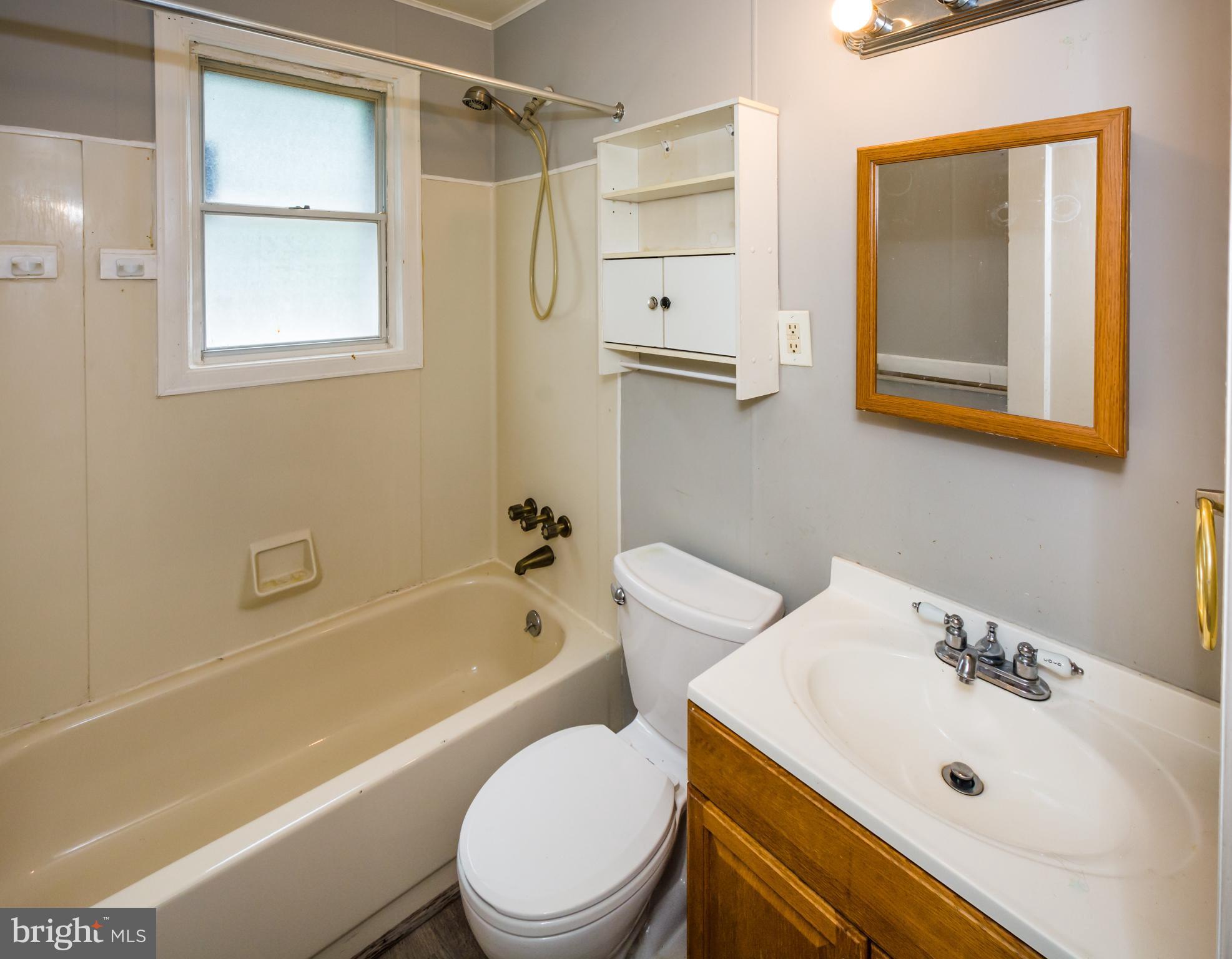 2609 Plainfield Road Dundalk, MD 21222 - Photo 19 of 34 Bathroom