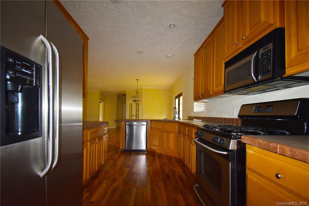 5501 Tessentee Road Franklin, NC 28734 - Photo 28 of 31 Gallery Image 28