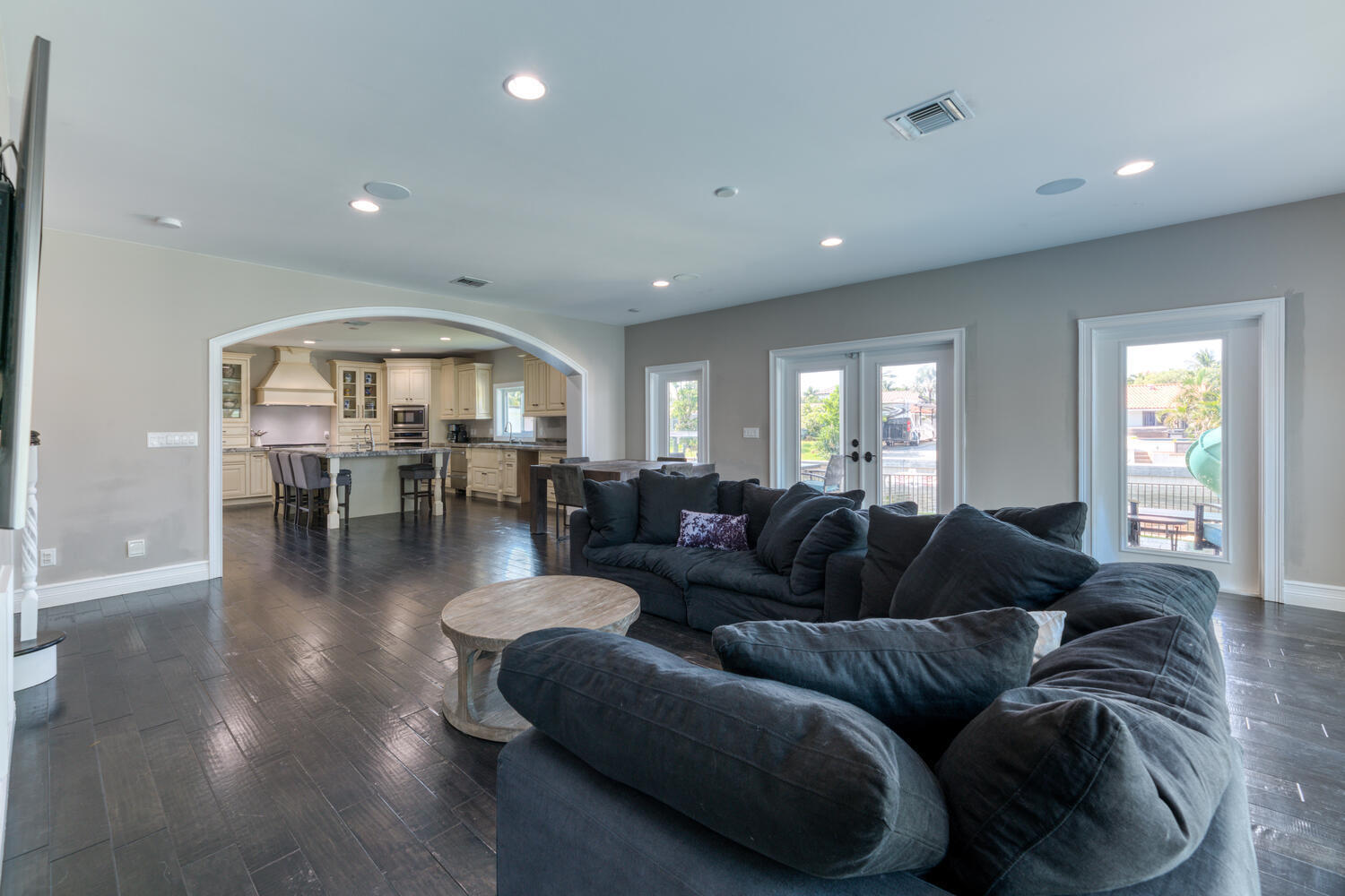 648 Riverside Road North Palm Beach, FL 33408 - Photo 13 of 63 FAMIILY ROOM