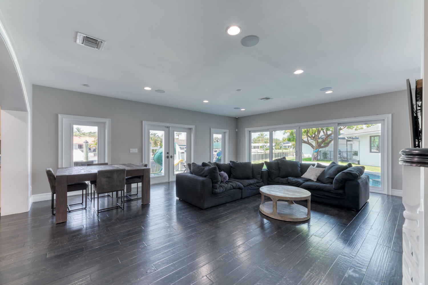 648 Riverside Road North Palm Beach, FL 33408 - Photo 14 of 63 FAMILY ROOM