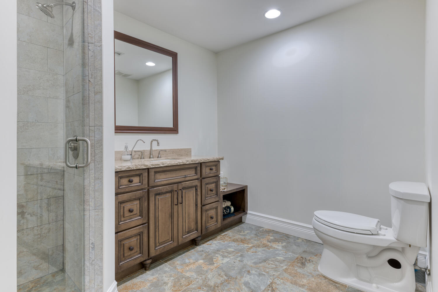 648 Riverside Road North Palm Beach, FL 33408 - Photo 24 of 63 GUEST BATH