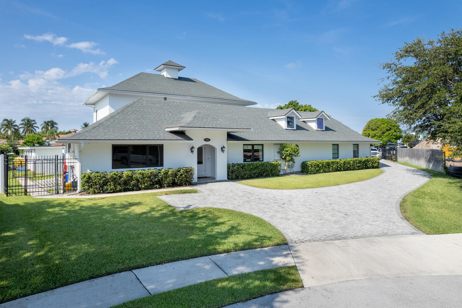 648 Riverside Road North Palm Beach, FL 33408 - Photo 6 of 63 FRONT