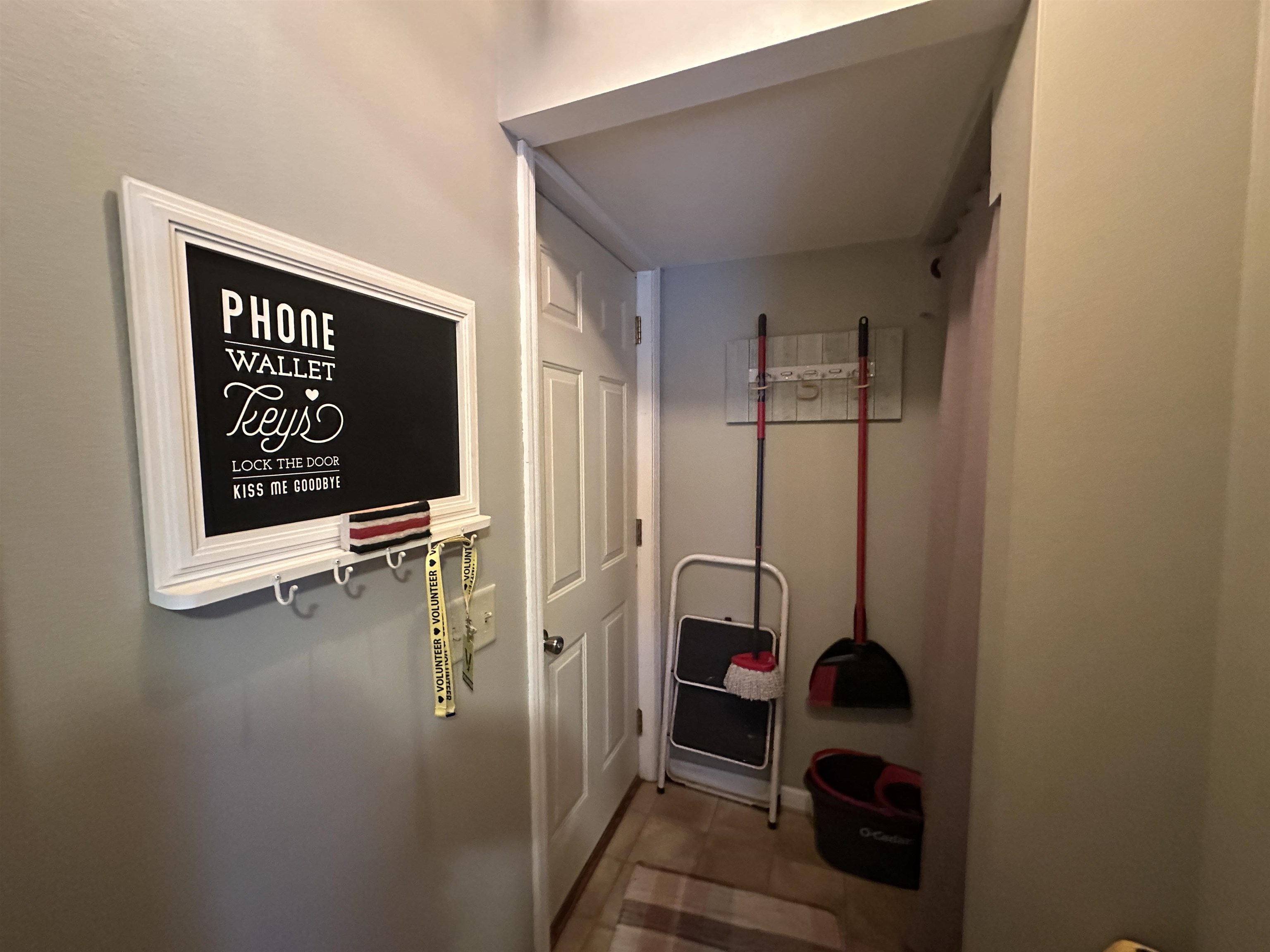 328 Vernon Avenue Beloit, WI 53511 - Photo 12 of 39