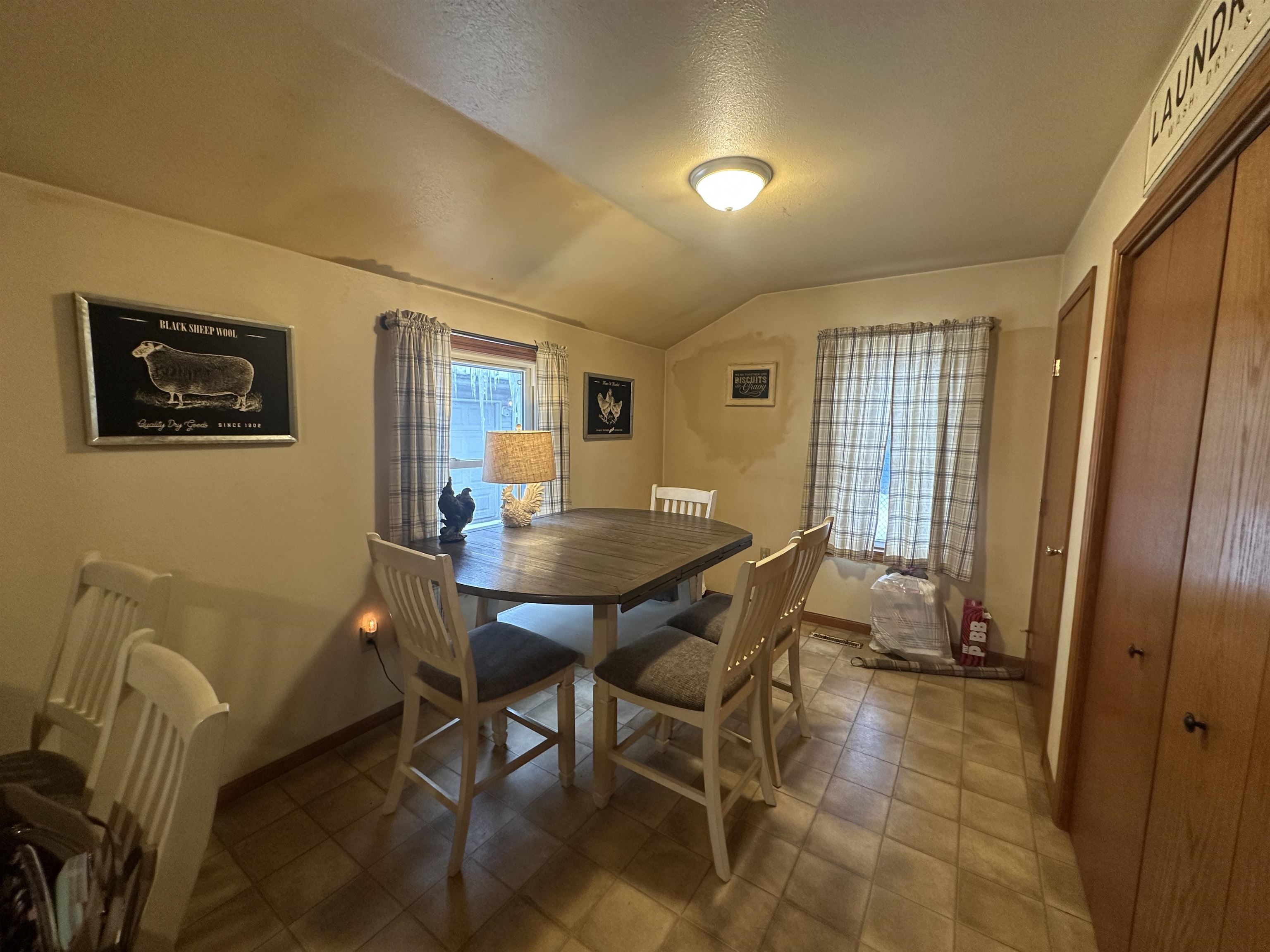 328 Vernon Avenue Beloit, WI 53511 - Photo 21 of 39