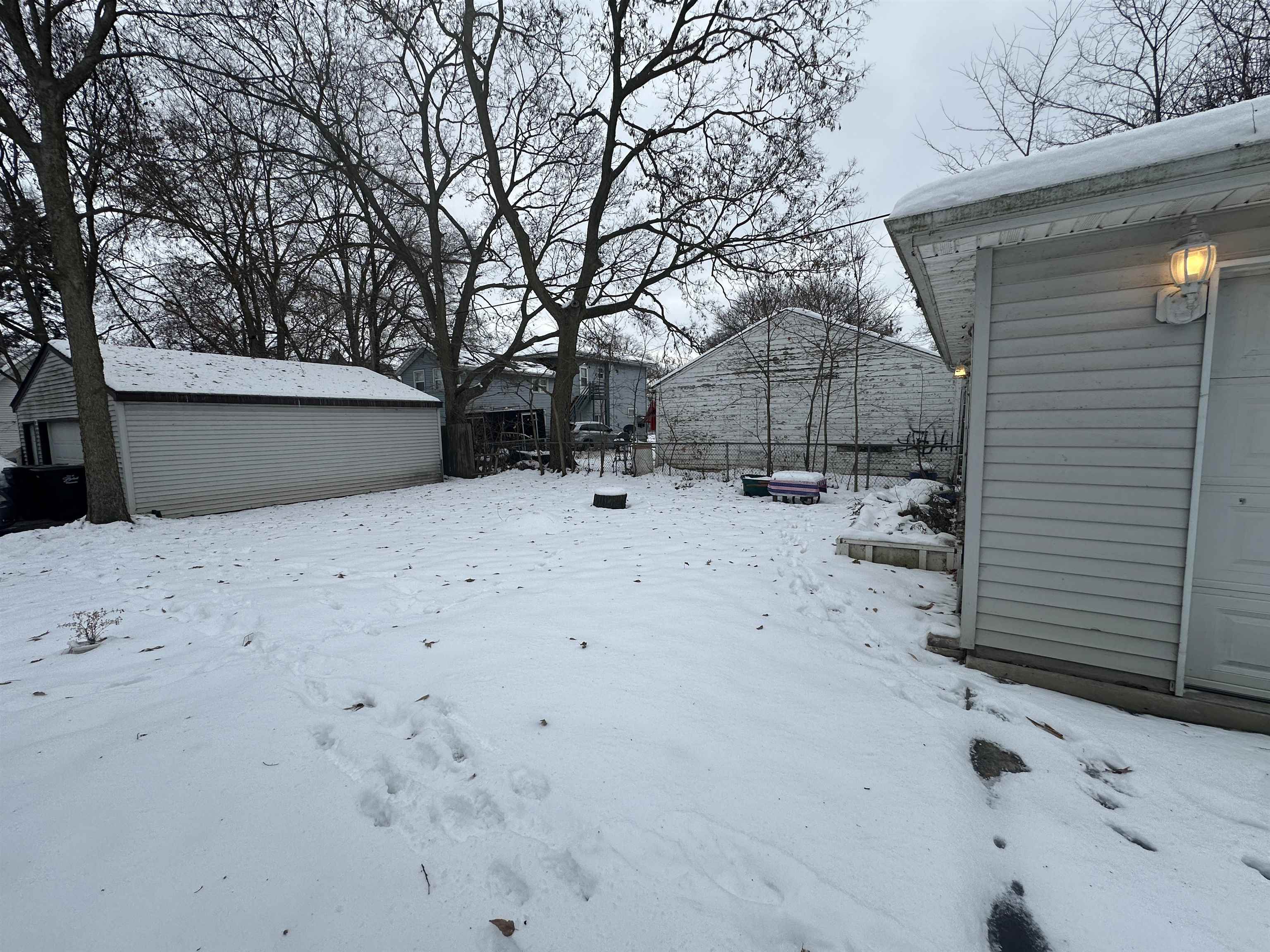 328 Vernon Avenue Beloit, WI 53511 - Photo 35 of 39