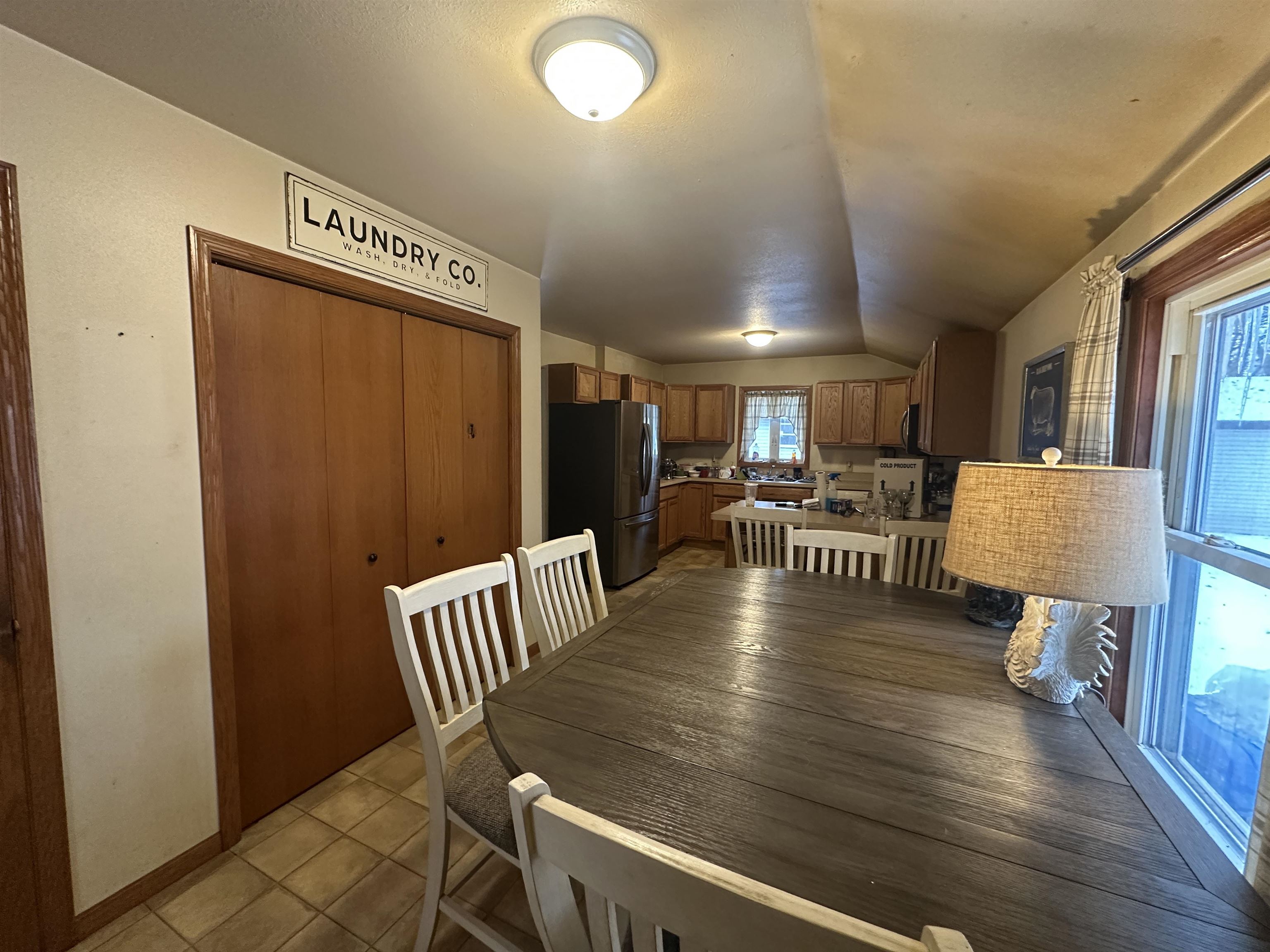 328 Vernon Avenue Beloit, WI 53511 - Photo 7 of 39