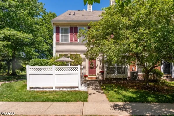 $425,000 | 1719 Breckenridge Drive, Somerville, NJ 08876