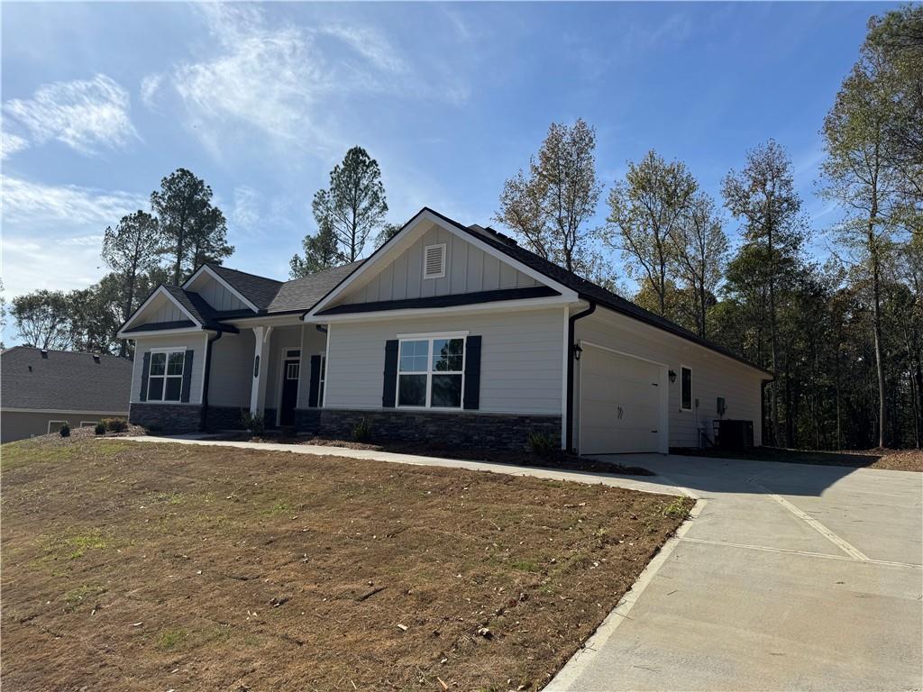 562 Walnut Crk Parkway Pendergrass, GA 30567 - Photo 2 of 21