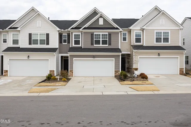 $2,150 | 3133 Montlawn Place, Durham, NC 27703