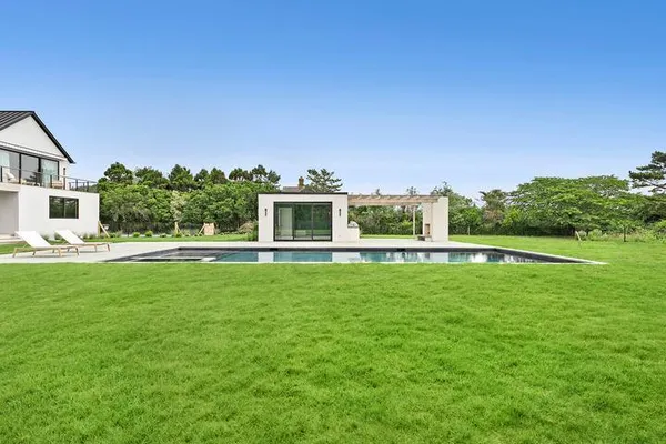 $450,000 | Undisclosed Address, Sagaponack, NY 11962