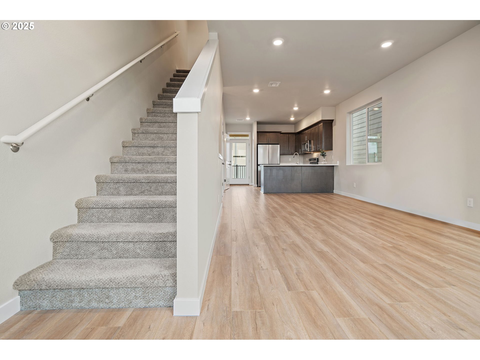 4124 East Labish Lane Newberg, OR 97132 - Photo 14 of 31 Staircase