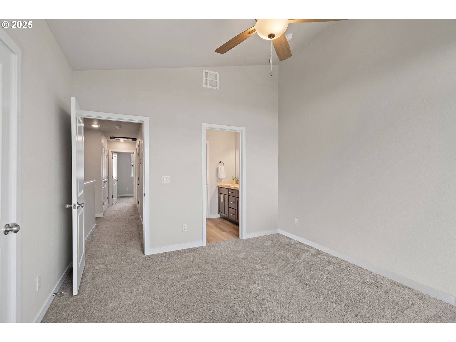 4124 East Labish Lane Newberg, OR 97132 - Photo 19 of 31 Bedroom, Primary