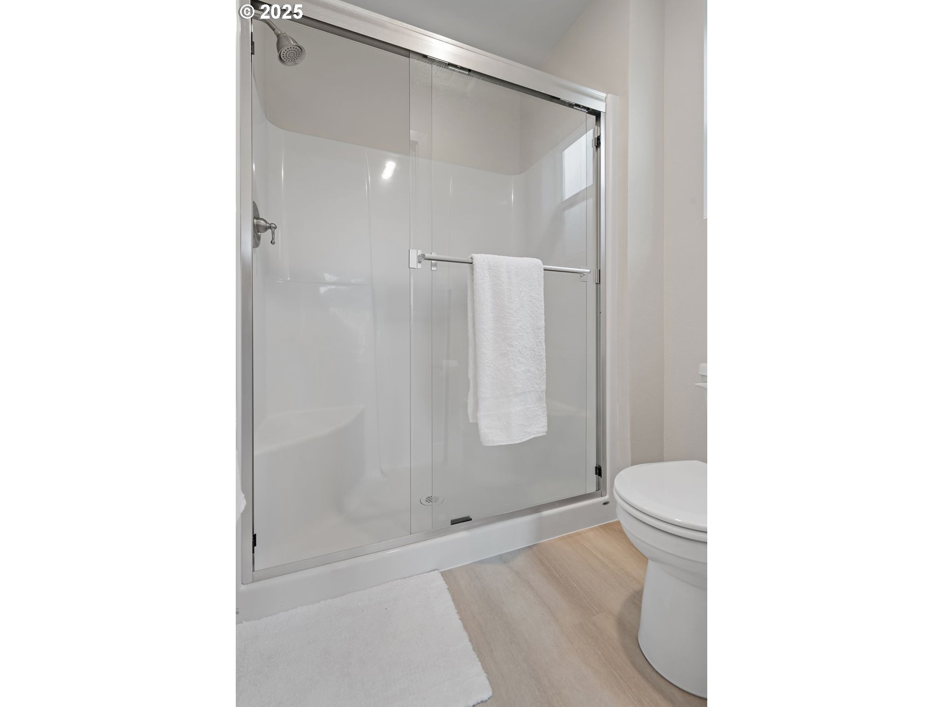 4124 East Labish Lane Newberg, OR 97132 - Photo 23 of 31 Bathroom