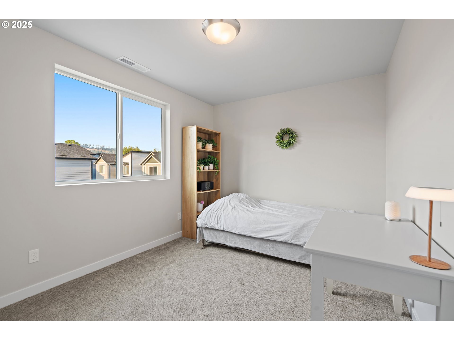 4124 East Labish Lane Newberg, OR 97132 - Photo 25 of 31 Bedroom