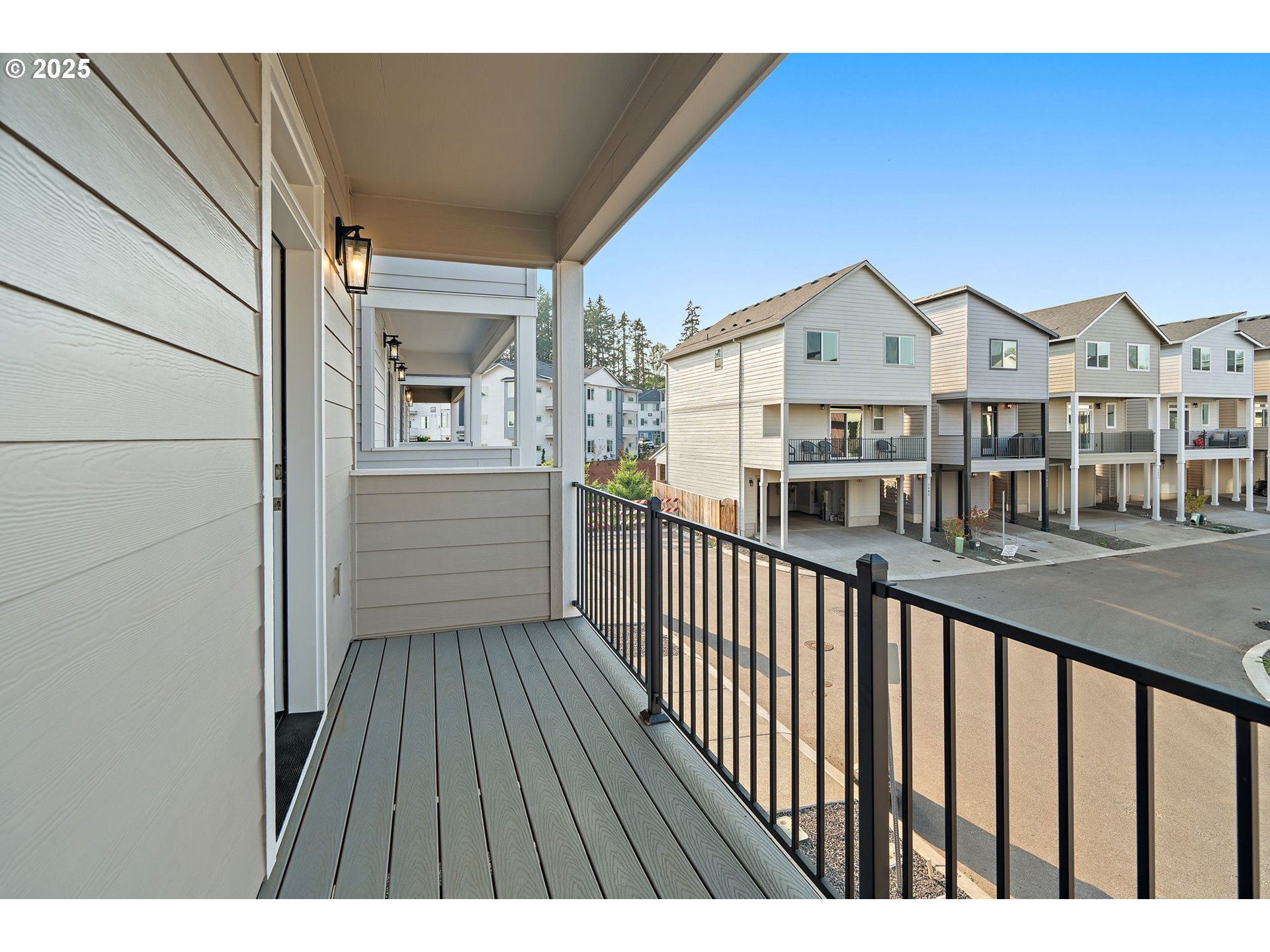 4124 East Labish Lane Newberg, OR 97132 - Photo 5 of 31 Balcony