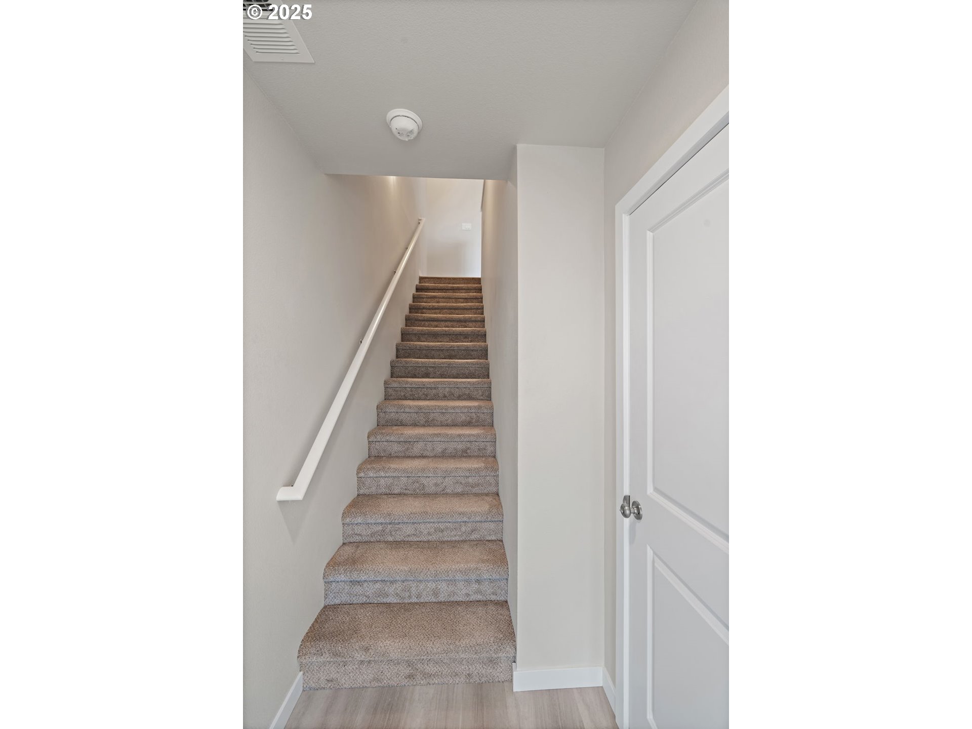 4124 East Labish Lane Newberg, OR 97132 - Photo 7 of 31 Entrance/Foyer