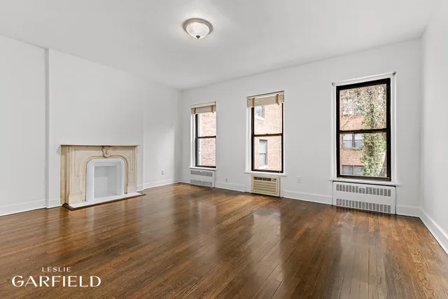 $13,500 | 121 East 61st Street, Unit UPPR TRPLX | Lenox Hill