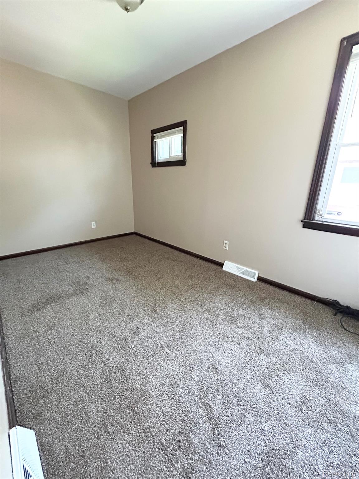 2414 Thom Street Flint, MI 48506 - Photo 7 of 8 Empty room