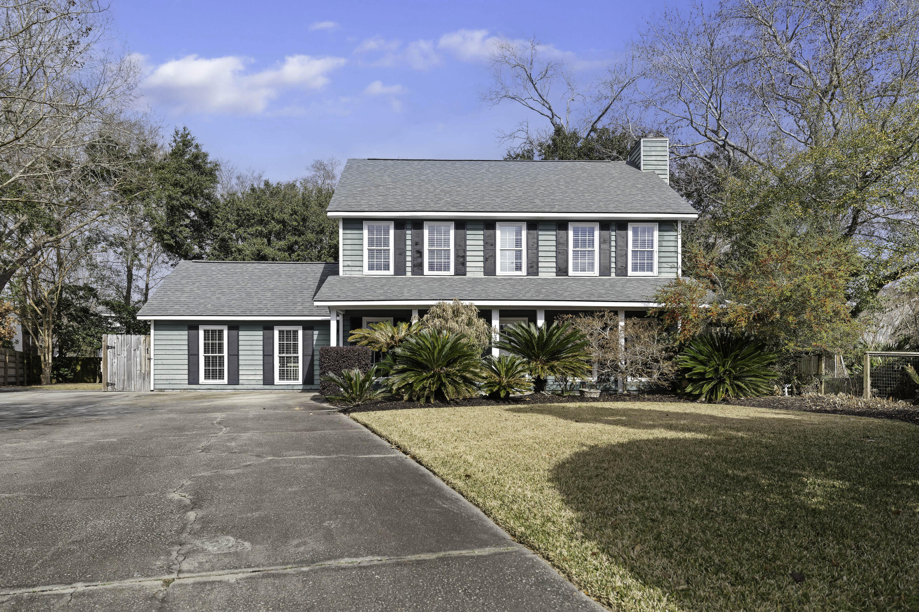 1536 Vantage Point Mount Pleasant, SC 29464 - Photo 1 of 18 FACADE