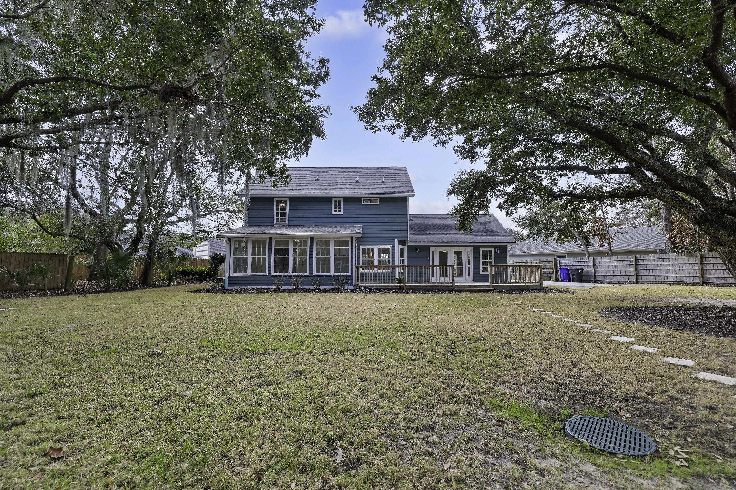 1536 Vantage Point Mount Pleasant, SC 29464 - Photo 16 of 18 EXTERIOR (BACKYARD)