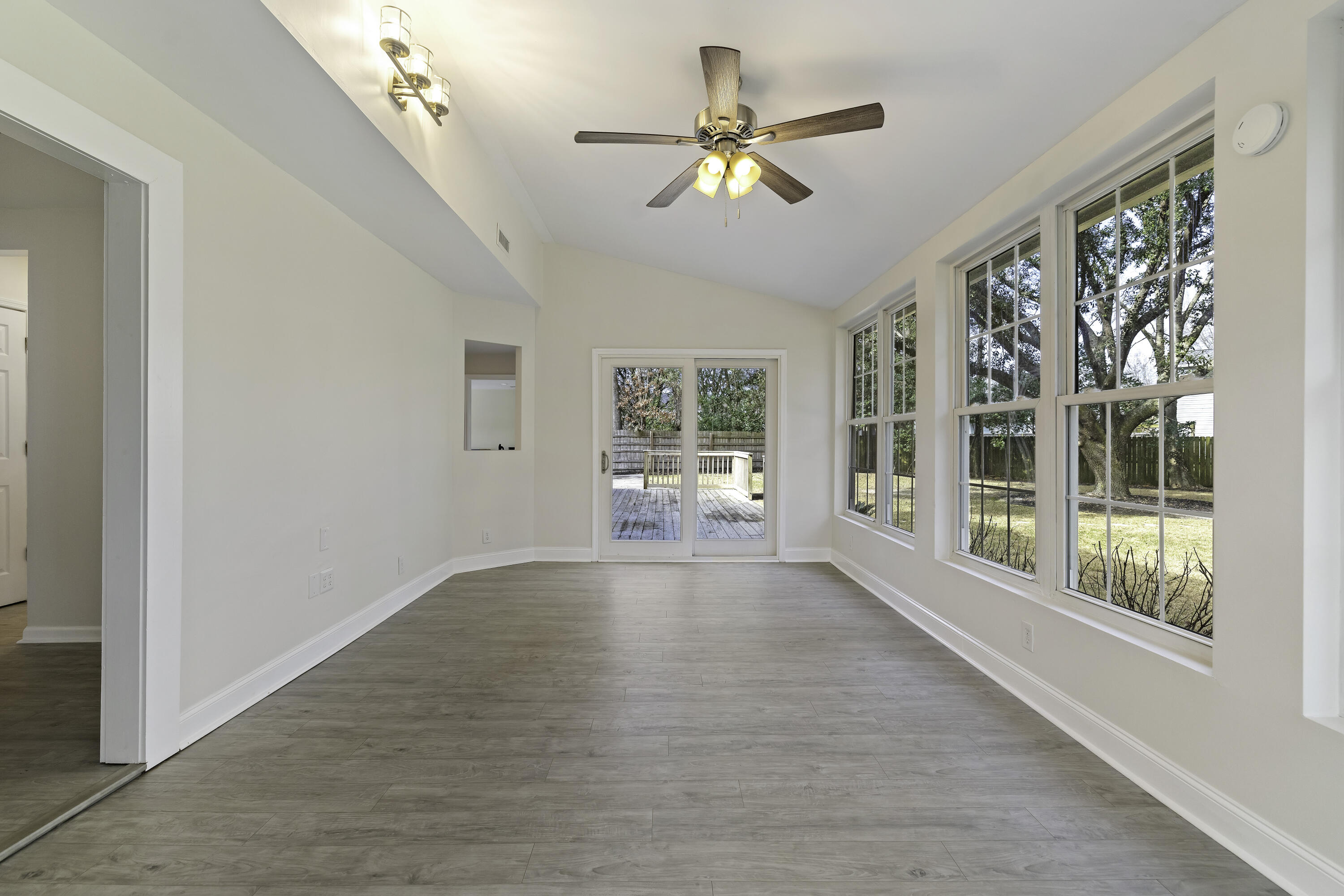 1536 Vantage Point Mount Pleasant, SC 29464 - Photo 5 of 18 SUNROOM
